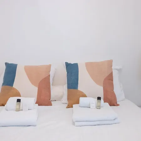 The Cocoon - Sea View & Calm Apartment
